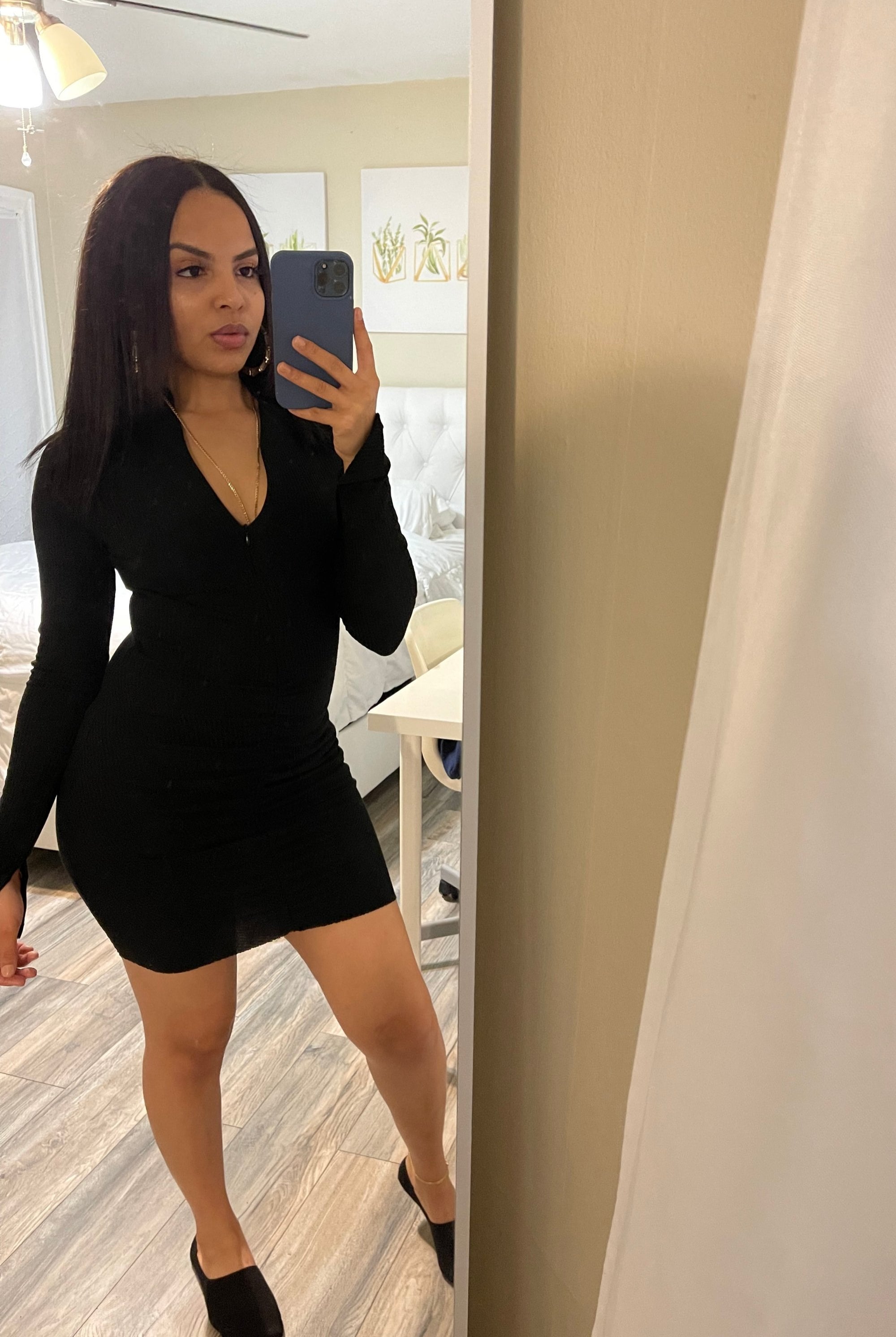 Black Knit Long Sleeve Front Zipper Dress